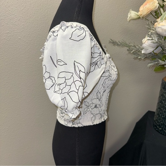 Monteau LA Smocked Puff Sleeve Crop Top White Floral Cottagecore - Picture 4 of 8